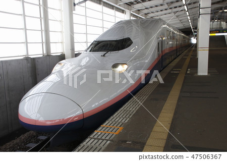 Joetsu Shinkansen Max which is stopped at Yurusawa station in Garra in winter 47506367