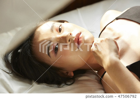 Women beauty Women beauty 47506792