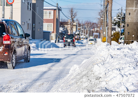 在冬天/雪的大雪地區市區落下北海道札幌市日常景觀 47507072