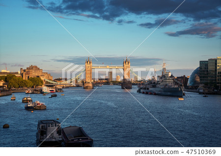 Tower Bridge at sunset, London, UK Tower Bridge at sunset, London, UK 47510369