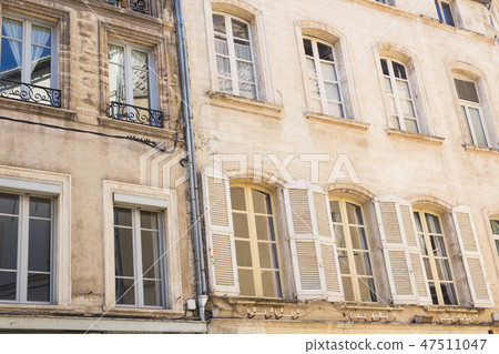 The wall with windows of the old building The wall with windows of the old building 47511047