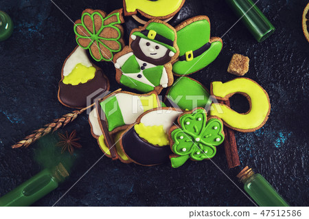 Gingerbreads cookies for Patrick's day 47512586