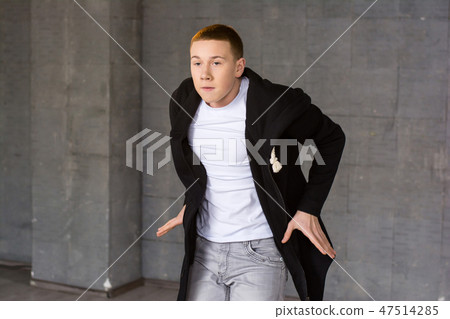Portrait of young dancer in movement. 47514285