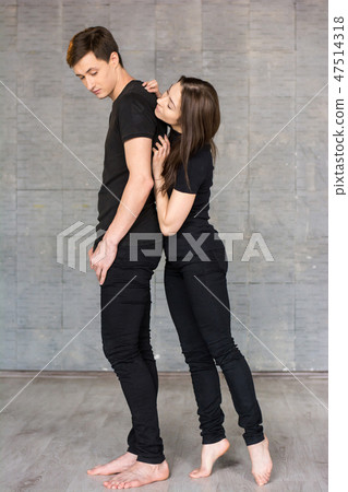 Couple of dancers on studio background. 47514318