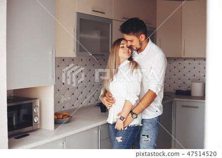 Beautiful couple at home 47514520
