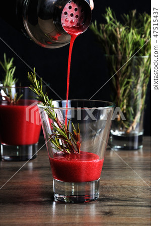 Freshly cooked cranberry juice 47515437