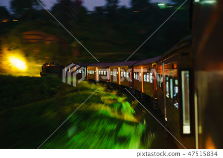 Sri Lanka train evening composition travels Asia 47515834
