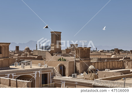 Ancient center of Yazd town in Iran, mud brick 47516009
