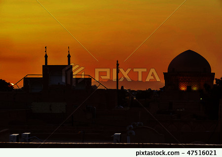 City landscspe in Yazd with Davazdah Mausoleum City landscspe in Yazd with Davazdah Mausoleum 47516021
