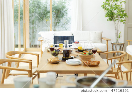 Home party image 47516391