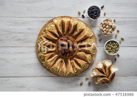 Arabian pancake stuffed with sweet cheese 47516986