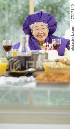 傘慶祝圖像 47517140