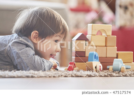 Block play, infant, children, baby, baby, living room, house, housing Block play, infant, children, baby, baby, living room, house, housing 47517574