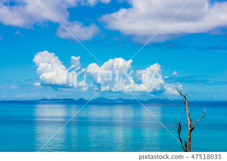 Izenajima·Iheya島遠景 47518035