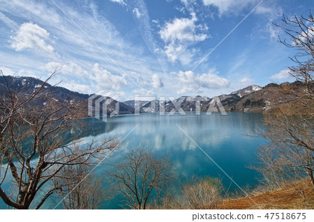 Treasure Lake 47518675