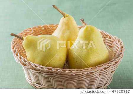 Western pear lurelectye 47520517