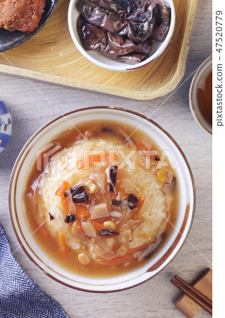 Braise rice with the mixed vegetable 47520779