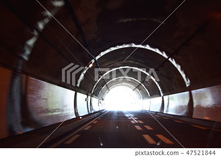 隧道出口 47521844