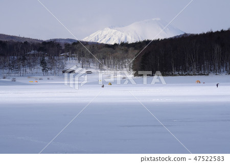 Fishes banned on ice 47522583