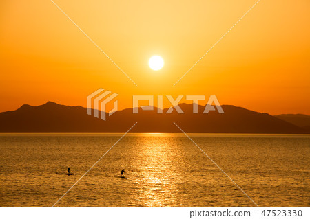 Dusk of hot spring in spring spring 47523330