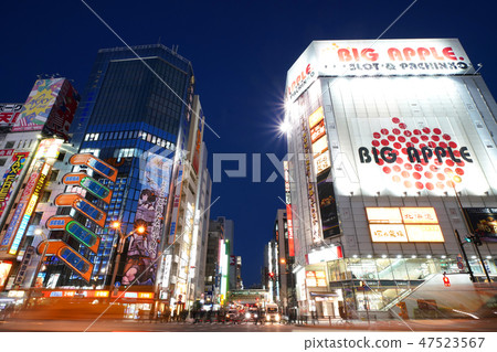 日本的東京城市風景·看秋葉原的交叉點萬壽橋·返回“秋葉原站南”方向(夜景) 日本的東京城市風景·看秋葉原的交叉點萬壽橋·返回“秋葉原站南”方向(夜景) 47523567