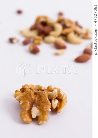 Mixed nuts 47527063