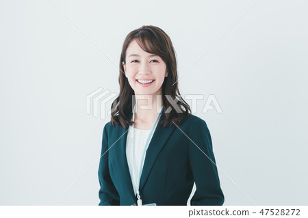female business person, grinning, smile 47528272