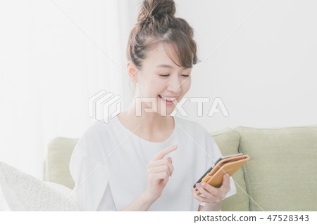 female, lady, woman 47528343