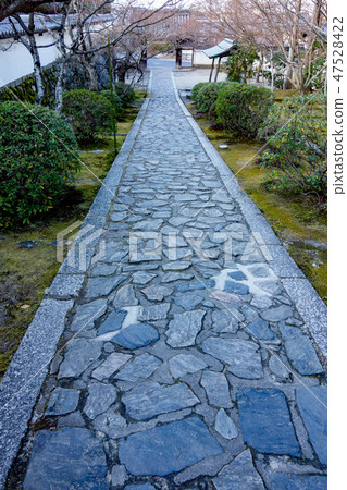 Winter temple in Kyoto in winter 47528422