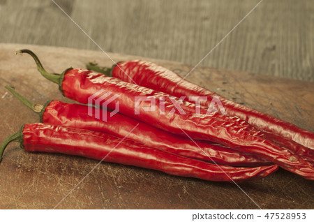 Red chilly peppers Red chilly peppers 47528953