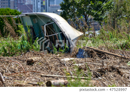 颱風過後 颱風過後 47528997