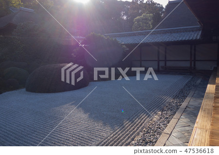 Winter temple in Kyoto in winter 47536618