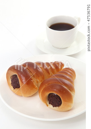 Chocolate cornet 47536791