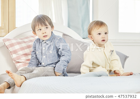 Baby, infant, baby, children, siblings, family Baby, infant, baby, children, siblings, family 47537932