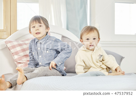 嬰兒，嬰兒，嬰兒，兒童，兄弟姐妹，家庭 47537952