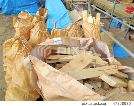 Building waste Building waste 47538920