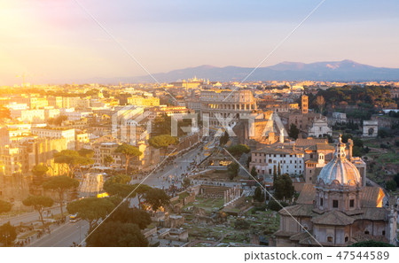 Colosseum and street traffic, Italy, Roma 47544589