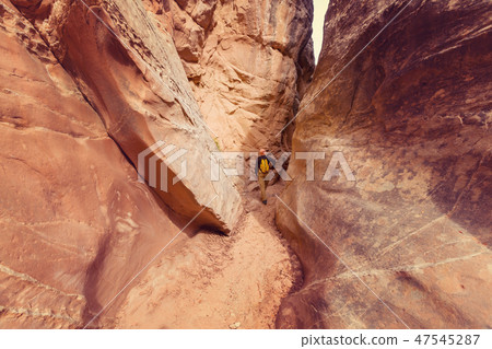 Slot canyon 47545287