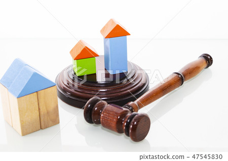 wooden house and judge gavel  47545830