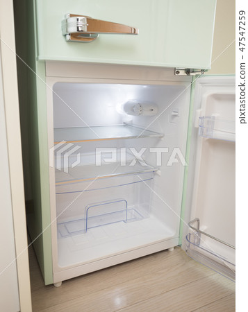 在冰箱的冷藏室內 在冰箱的冷藏室內 47547259