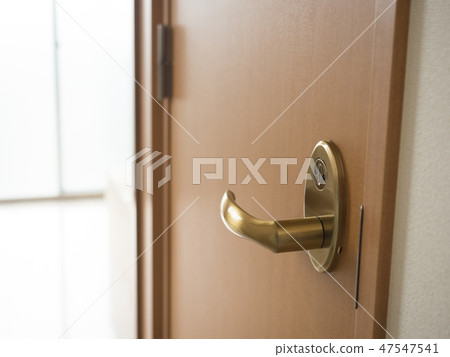 One-room apartment Room door 47547541