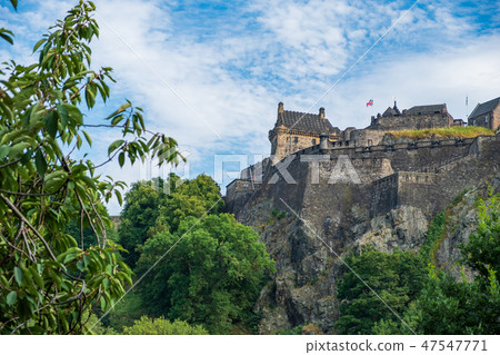 Edinburgh Castle view from Princes Street Gardens Edinburgh Castle view from Princes Street Gardens 47547771