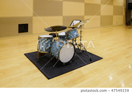 Practice studio drum set (vintage) 47549159