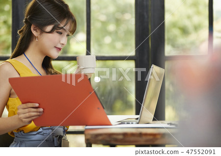 Business woman Business woman 47552091