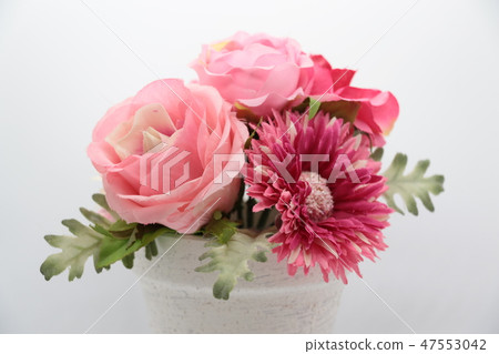 Small flowers Small flowers 47553042