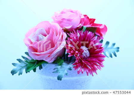 Small flowers Small flowers 47553044