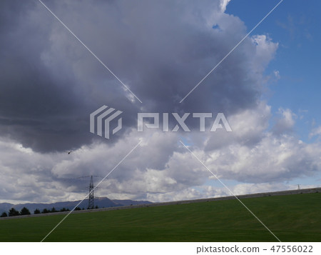 A cloud that is about to rain from now on 47556022