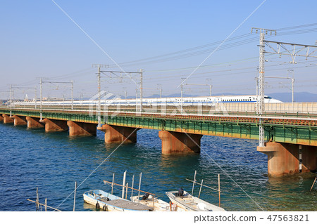 Hamanako和Shinkansen的鐵橋樑 Hamanako和Shinkansen的鐵橋樑 47563821