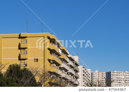 Apartment complex 47564967