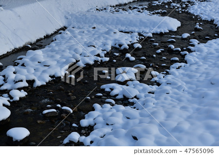 Winter Shirakawa Town 47565096